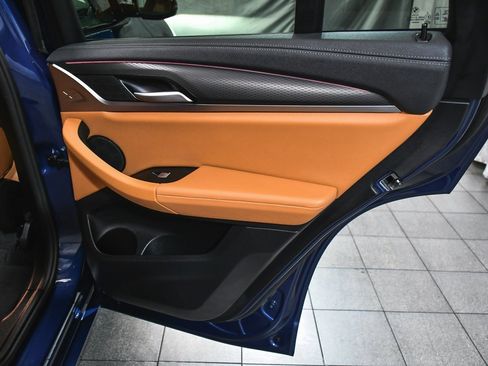 Used 2024 BMW X4 M40i image 12