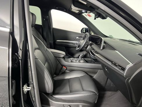 Used 2025 Cadillac XT4 Premium Luxury w/ Cold Weather Package image 39