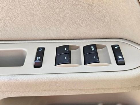 Used 2006 Ford Five Hundred Limited image 16