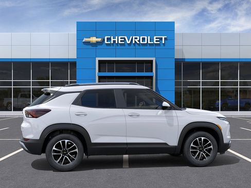 New 2026 Chevrolet TrailBlazer LT w/ LT Cold Weather Package FWD image 5