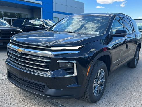 New 2026 Chevrolet Traverse LT w/ Driver Confidence Package AWD/4WD image 4