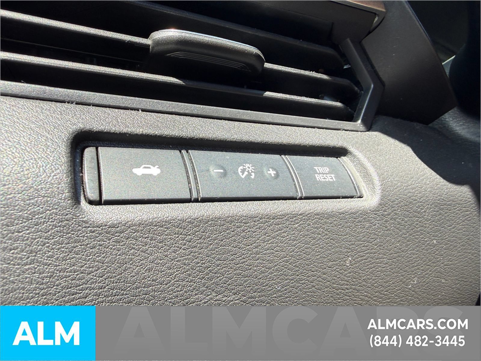 Used 2024 Nissan Altima 2.5 SV FWD image 23