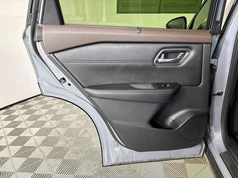 Used 2023 Nissan Rogue Platinum FWD image 24