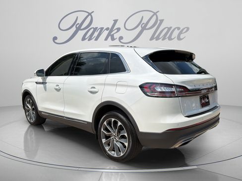 Used 2023 Lincoln Nautilus Reserve AWD/4WD image 3