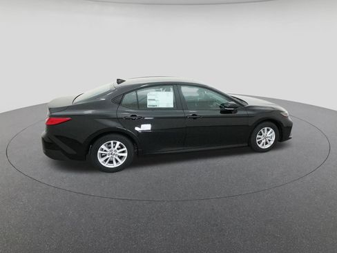 New 2026 Toyota Camry LE image 10