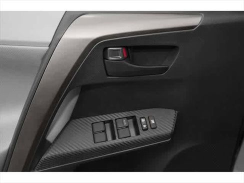 Used 2015 Toyota RAV4 XLE image 15