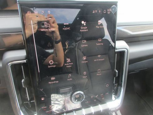 New 2026 GMC Yukon XL Elevation w/ Elevation Premium Package AWD/4WD image 19
