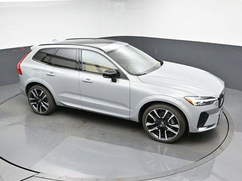 Used 2024 Volvo XC60 B5 Ultimate w/ Protection Package Premier AWD/4WD image 18