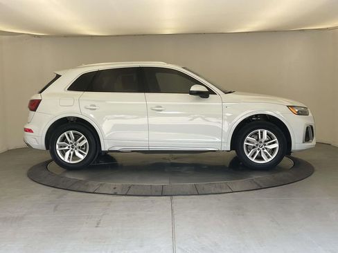 Used 2023 Audi Q5 2.0T Premium w/ Convenience Package AWD/4WD image 8
