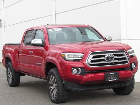 Certified 2023 Toyota Tacoma Limited AWD/4WD image 2