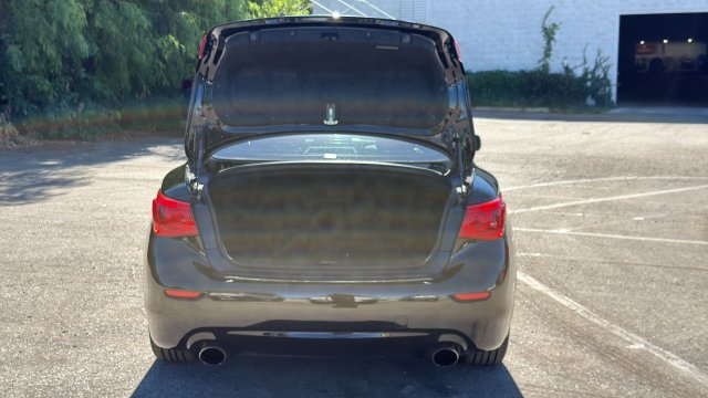 Used 2017 INFINITI Q50 2.0t w/ Moonroof Package RWD image 9