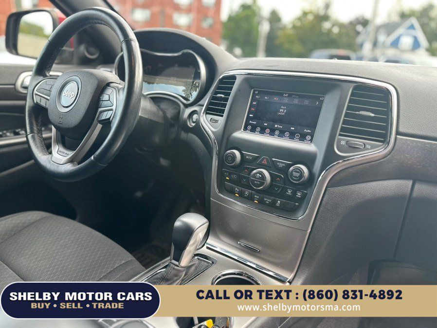 Used 2018 Jeep Grand Cherokee Laredo AWD/4WD image 15