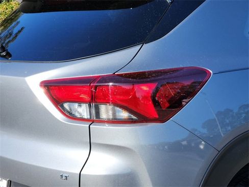 Used 2024 Chevrolet TrailBlazer LT w/ LT Cold Weather Package image 9