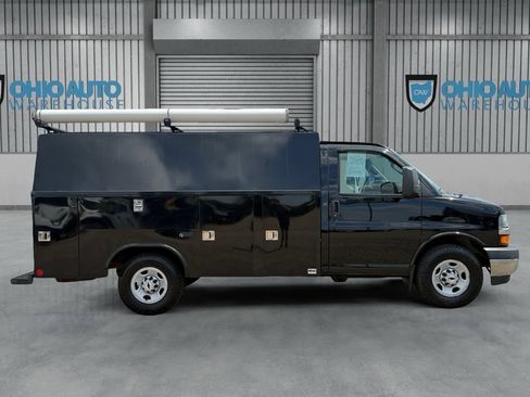 Used 2018 Chevrolet Express 3500 w/ Power Convenience Package RWD image 4