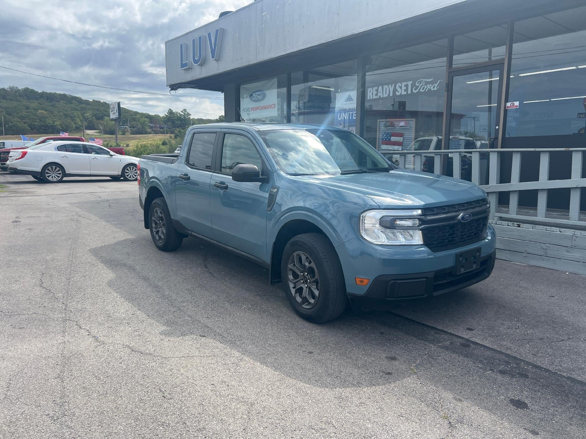 Used 2023 Ford Maverick XLT FWD image 1