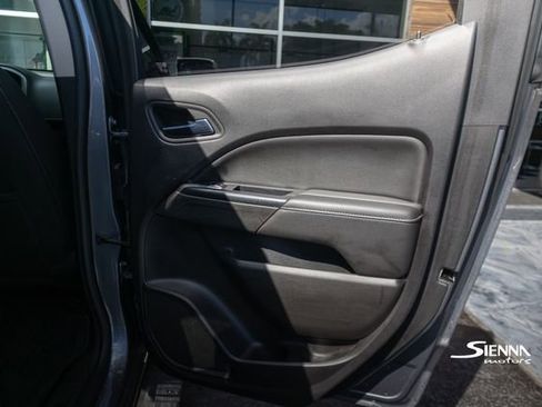 Used 2018 GMC Canyon SLE w/ SLE Convenience Package image 21