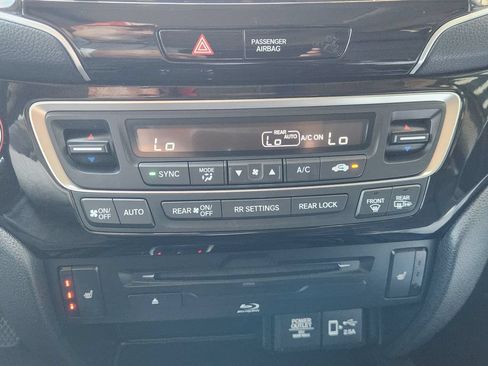 Used 2020 Honda Pilot Touring image 18