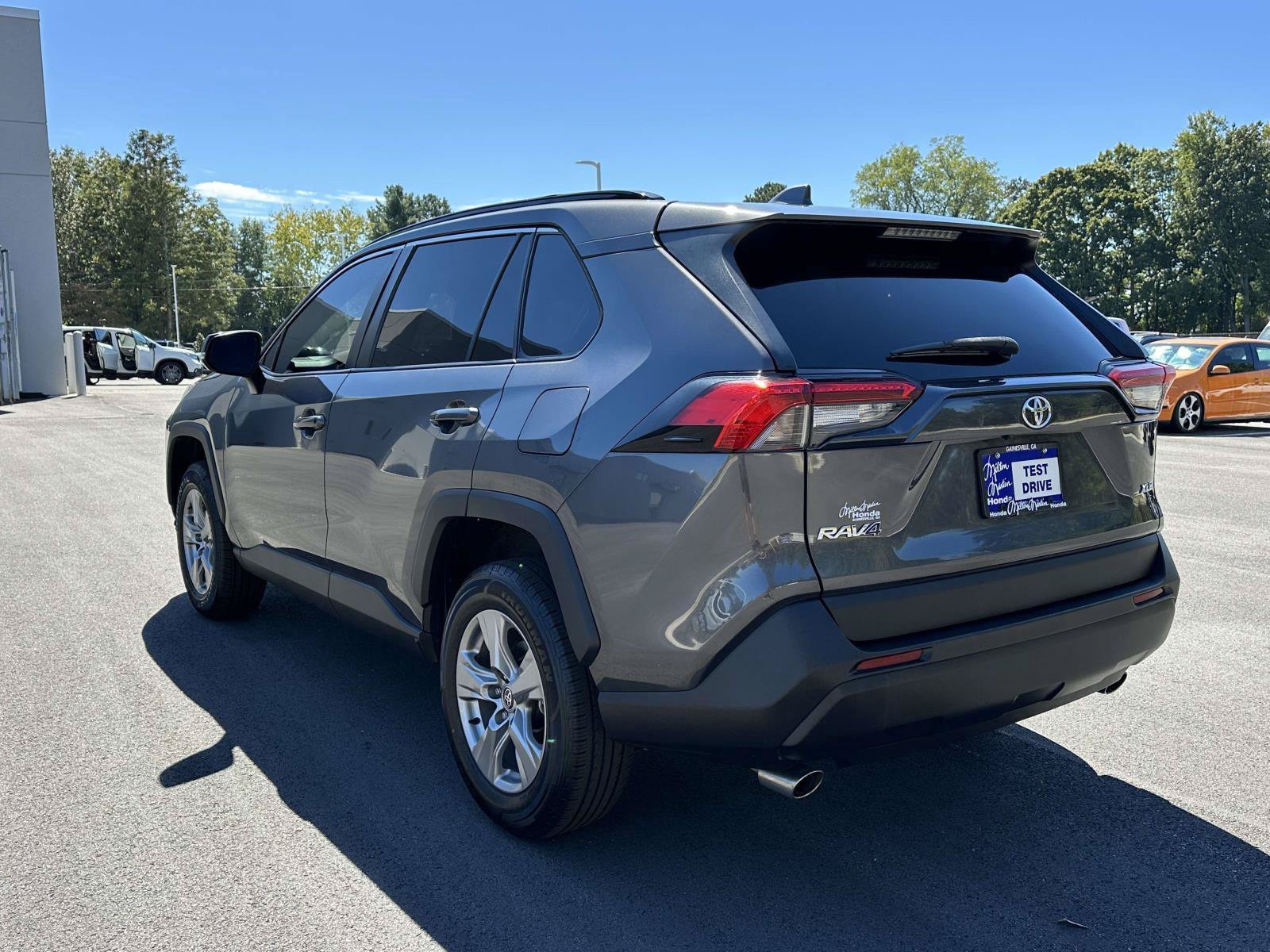 Used 2022 Toyota RAV4 XLE FWD image 23
