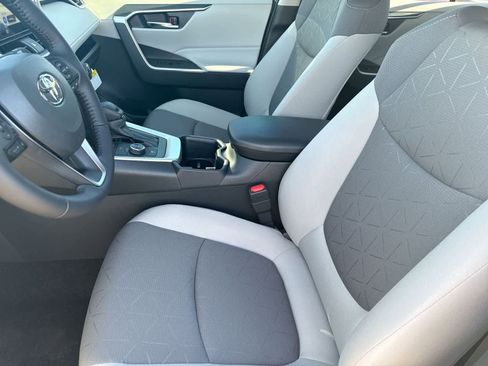 New 2025 Toyota Tacoma SR5 image 17