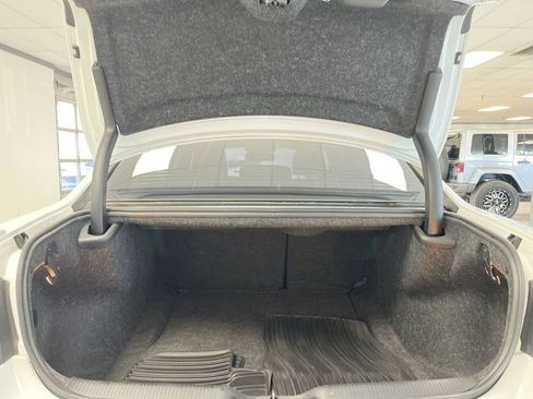 Used 2015 Dodge Charger R/T w/ Plus Group RWD image 11