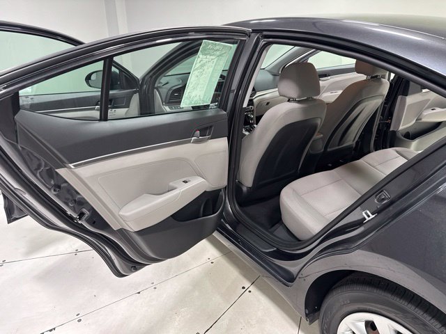 Used 2020 Hyundai Elantra SE FWD image 19