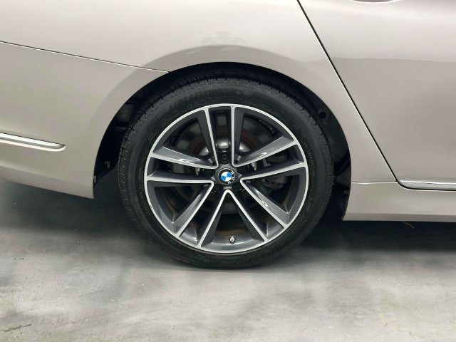 Used 2021 BMW 750i xDrive AWD/4WD image 26