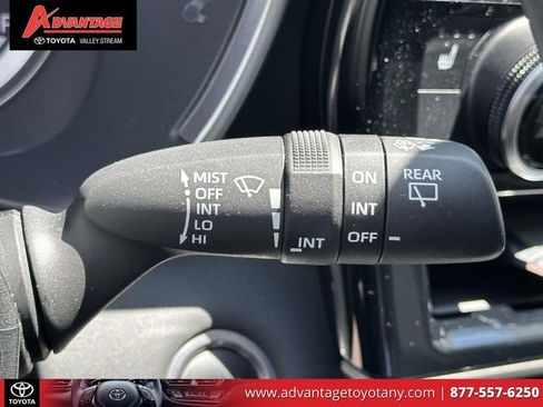 Certified 2024 Toyota Highlander XLE AWD/4WD image 31