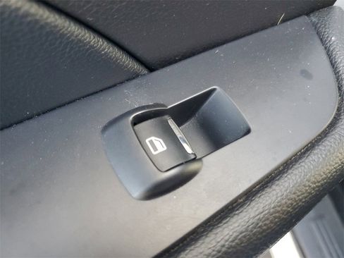 Used 2016 Ford Explorer XLT image 16