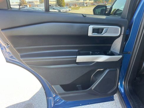 Used 2022 Ford Explorer Limited image 25