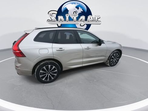 Used 2025 Volvo XC60 B5 Plus image 11