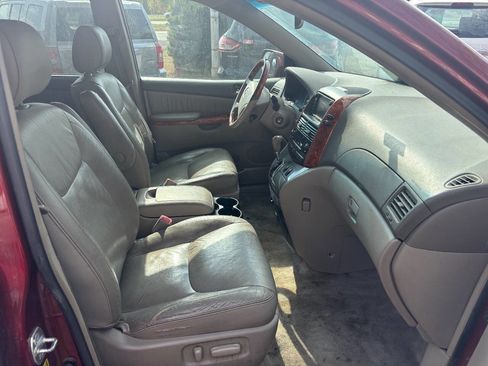 Used 2006 Toyota Sienna XLE Limited image 12