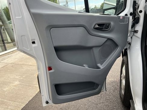 Used 2019 Ford Transit 350 XLT image 10