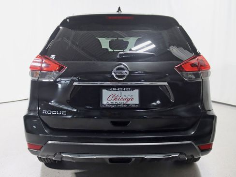 Used 2018 Nissan Rogue SV image 12