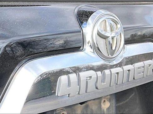 Used 2018 Toyota 4Runner Limited AWD/4WD image 8