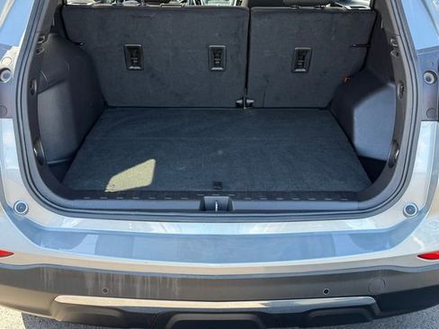 Used 2024 Chevrolet Equinox LT FWD image 4