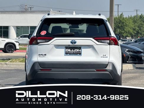 Used 2022 Toyota RAV4 LE AWD/4WD image 8