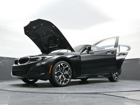 New 2026 BMW 330i xDrive Sedan w/ Convenience Package image 40