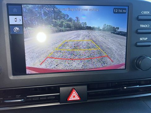 Certified 2025 Hyundai Elantra Sport image 16