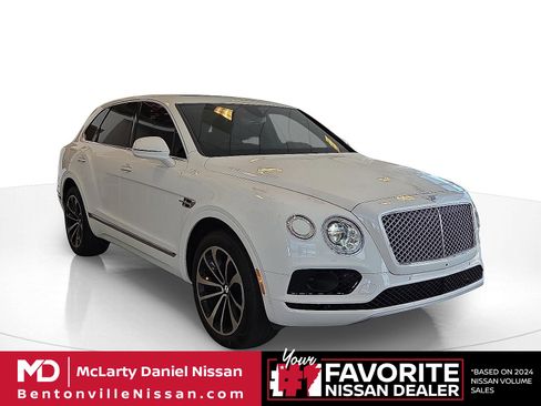 Used 2018 Bentley Bentayga image 1