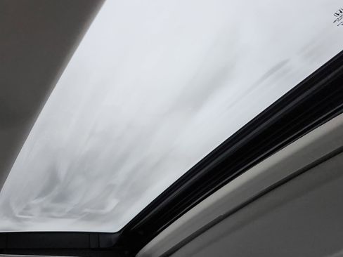 Used 2020 Honda Accord Touring image 2