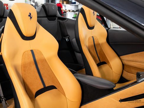 Used 2025 Ferrari Roma Spider RWD image 14