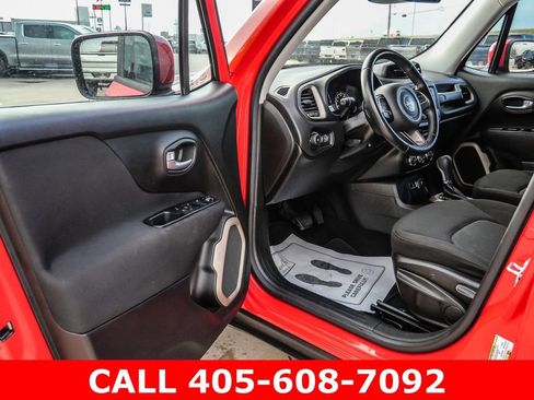 Used 2017 Jeep Renegade Latitude FWD image 24