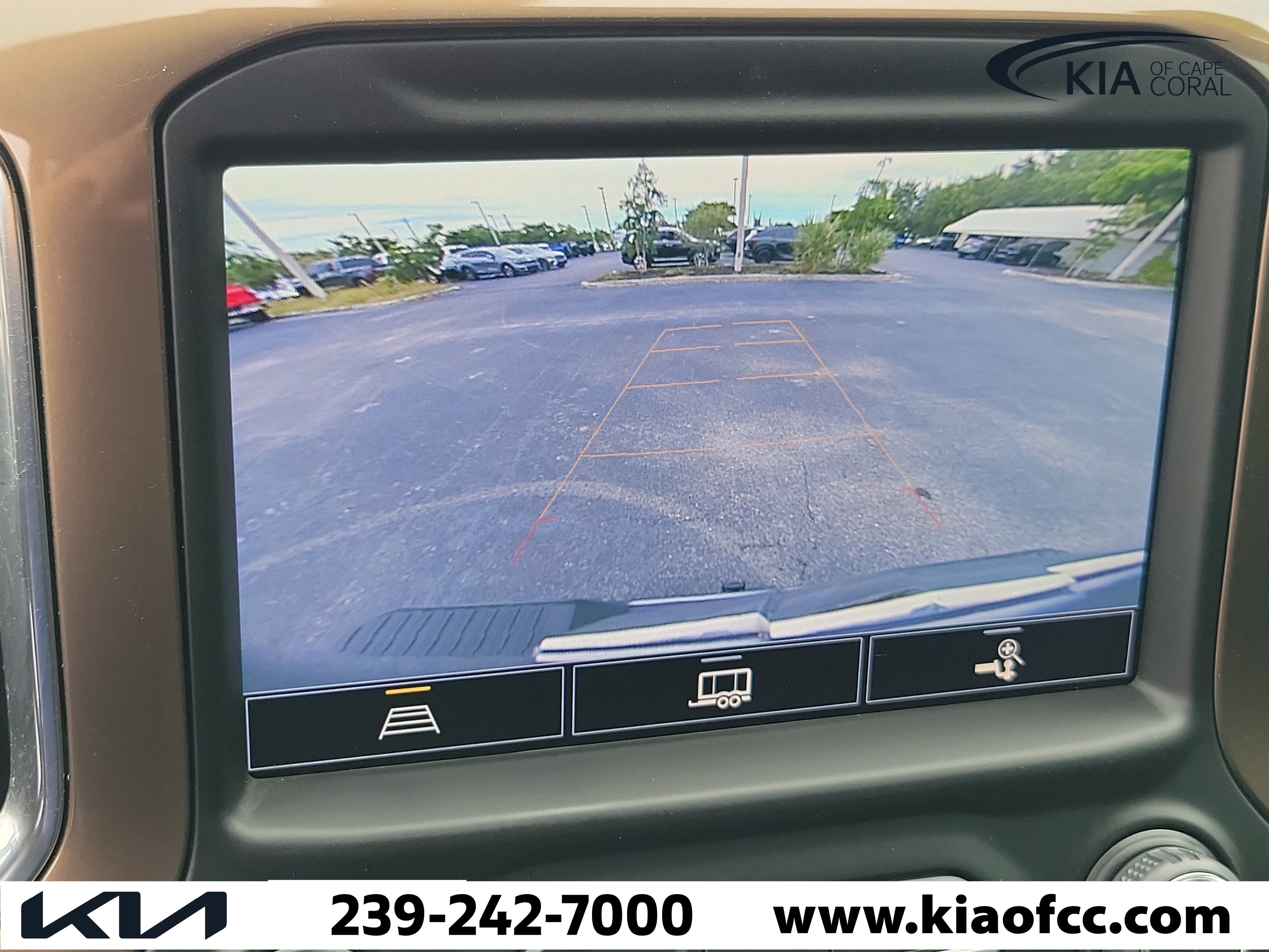 Used 2022 Chevrolet Silverado 1500 High Country w/ Z71 Off-Road Package AWD/4WD image 26