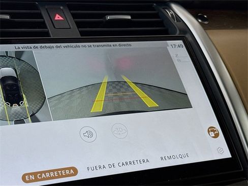 Used 2023 Land Rover Discovery Metropolitan Edition image 17