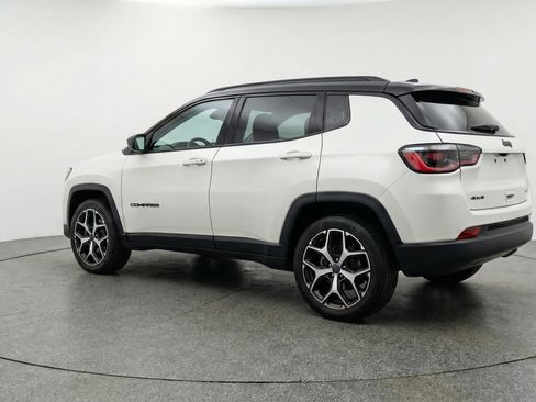 Used 2025 Jeep Compass Limited image 6