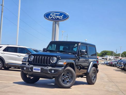 Used 2026 Jeep Wrangler Sport AWD/4WD image 3
