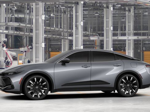 New 2026 Toyota Crown Platinum AWD/4WD image 3