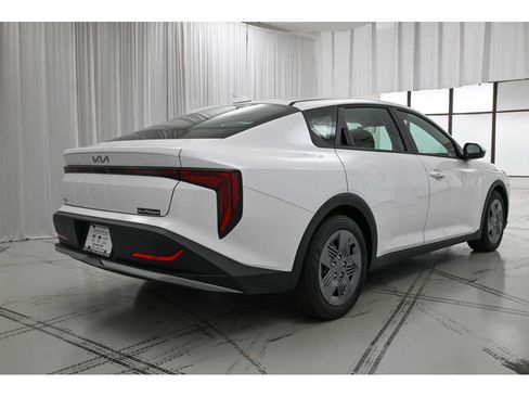 New 2025 Kia K4 image 7