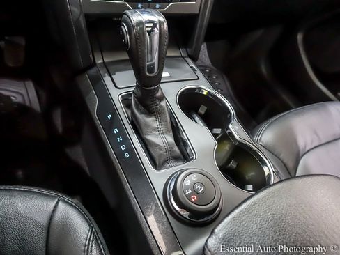 Used 2018 Ford Explorer XLT w/ Equipment Group 202A image 27