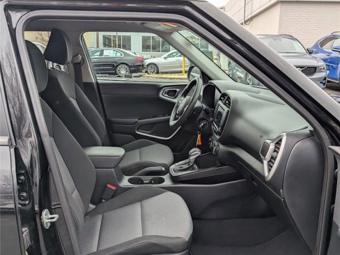 Used 2023 Kia Soul LX w/ Option Group 015 image 9